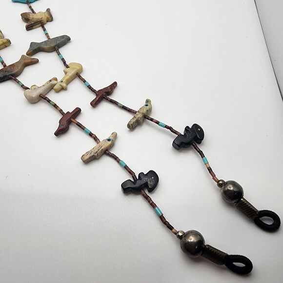 Stone Fetish Animal & Shell Heishi Beads Glasses Chain - Picture 3 of 6